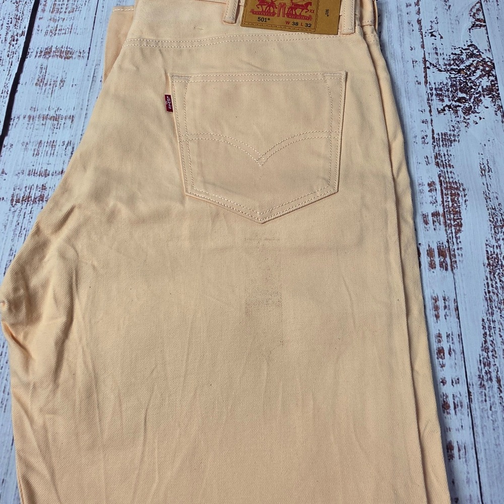 Levi's 501 Original Fit Jeans Mens 38x32 Peach NWOT Button Fly Straight Leg - Picture 6 of 9